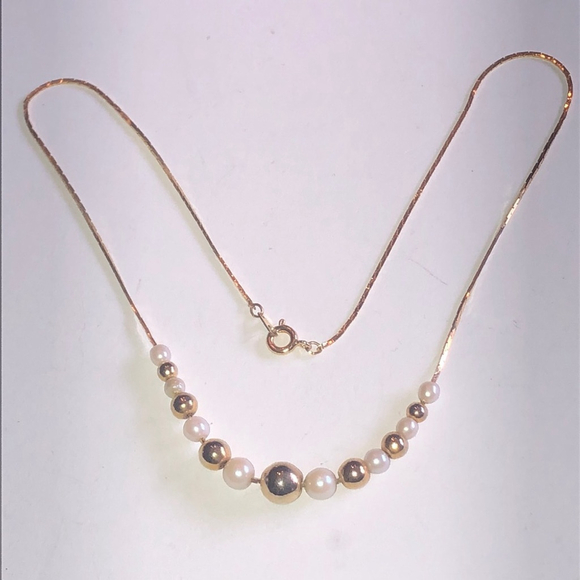 Vintage Jewelry - Vintage Gold Tone Faux Pearl Dainty Beaded Retro Necklace